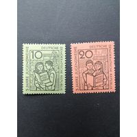 ГДР 1959 Полная серия марок "Посвящение молодежи" (чистые* с наклейками) Mi.680-681 каталог 2.20 евро