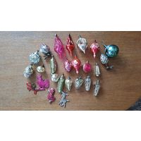 С 1 рубля! Ёлочные игрушки лотом. Есть интересные. Состояние разное. Все на фото.