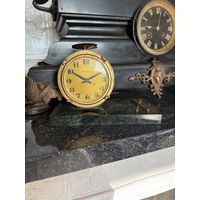 Часы настольные Молния БАРАБАН на ходу