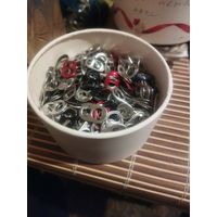 Язычки от банок.