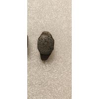 Кольцо старинное с цветком.