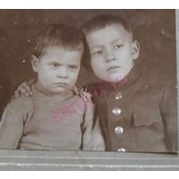 Воспитаник РККА  с братом.1941